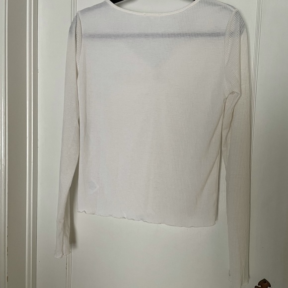 Ring Detailed Cut Long Sleeve Top - Picture 9 of 9